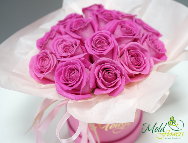 Розовые розы в коробке Фото